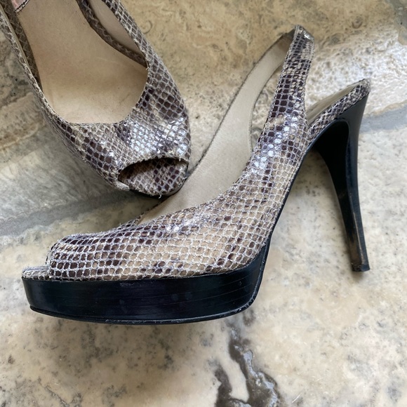 Micheal Kors heels - Picture 6 of 8